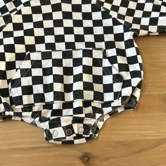 0-3 month checkered bubble outfit - Picture 2 of 4